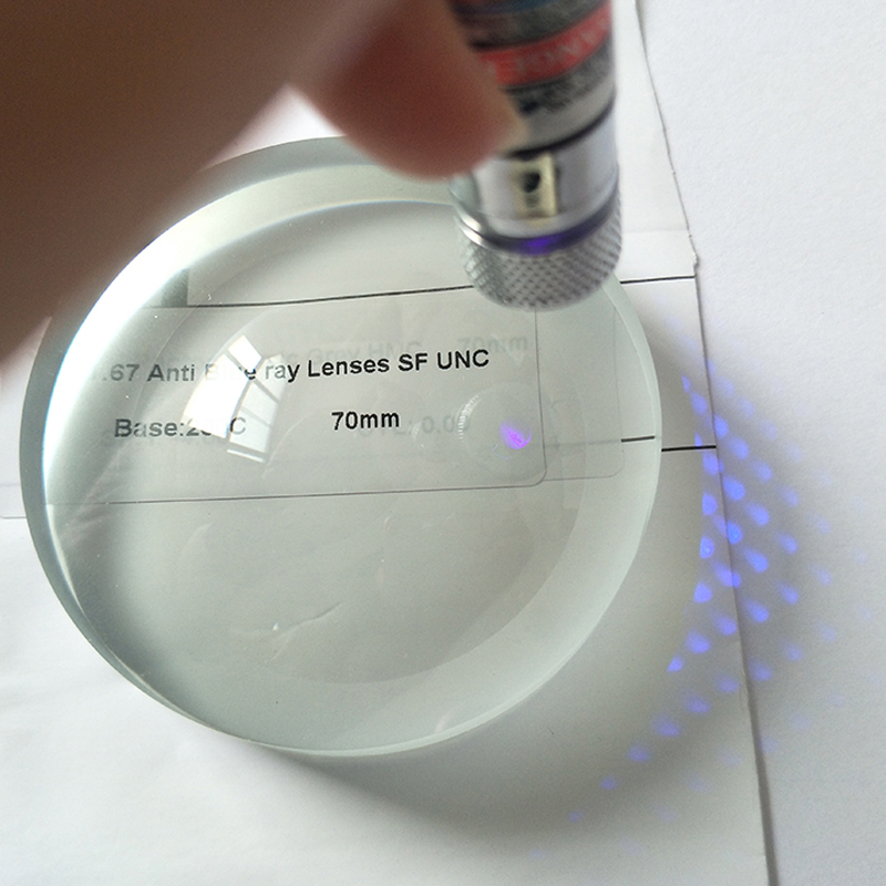 Półwykończona soczewka jednoogniskowa 1,67 z niebieskim blokiem